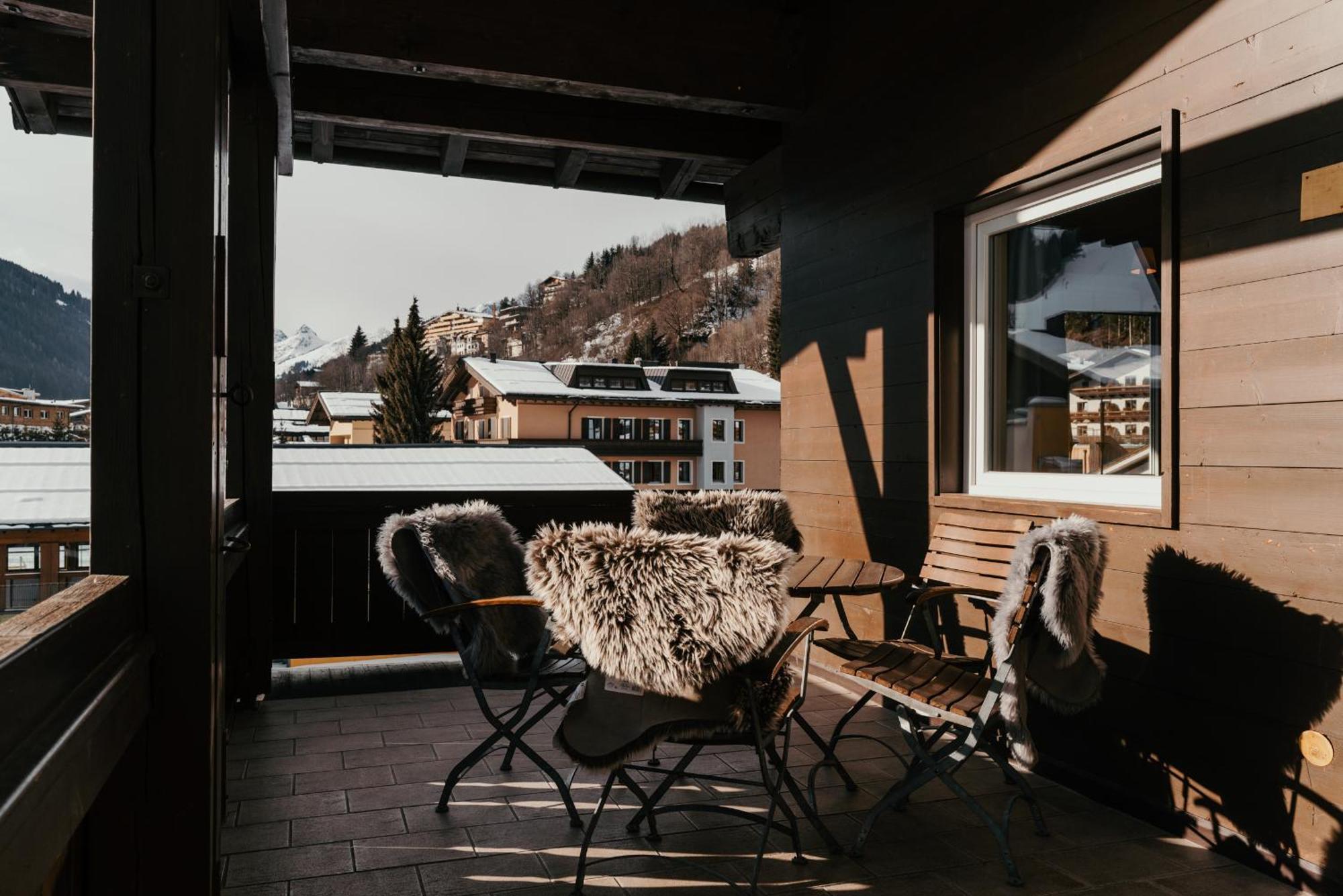 Hotel Gluecksschmiede - Hinterglemm Saalbach-Hinterglemm Extérieur photo