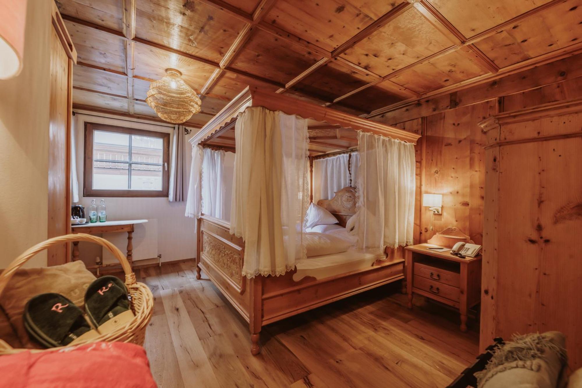 Hotel Gluecksschmiede - Hinterglemm Saalbach-Hinterglemm Extérieur photo