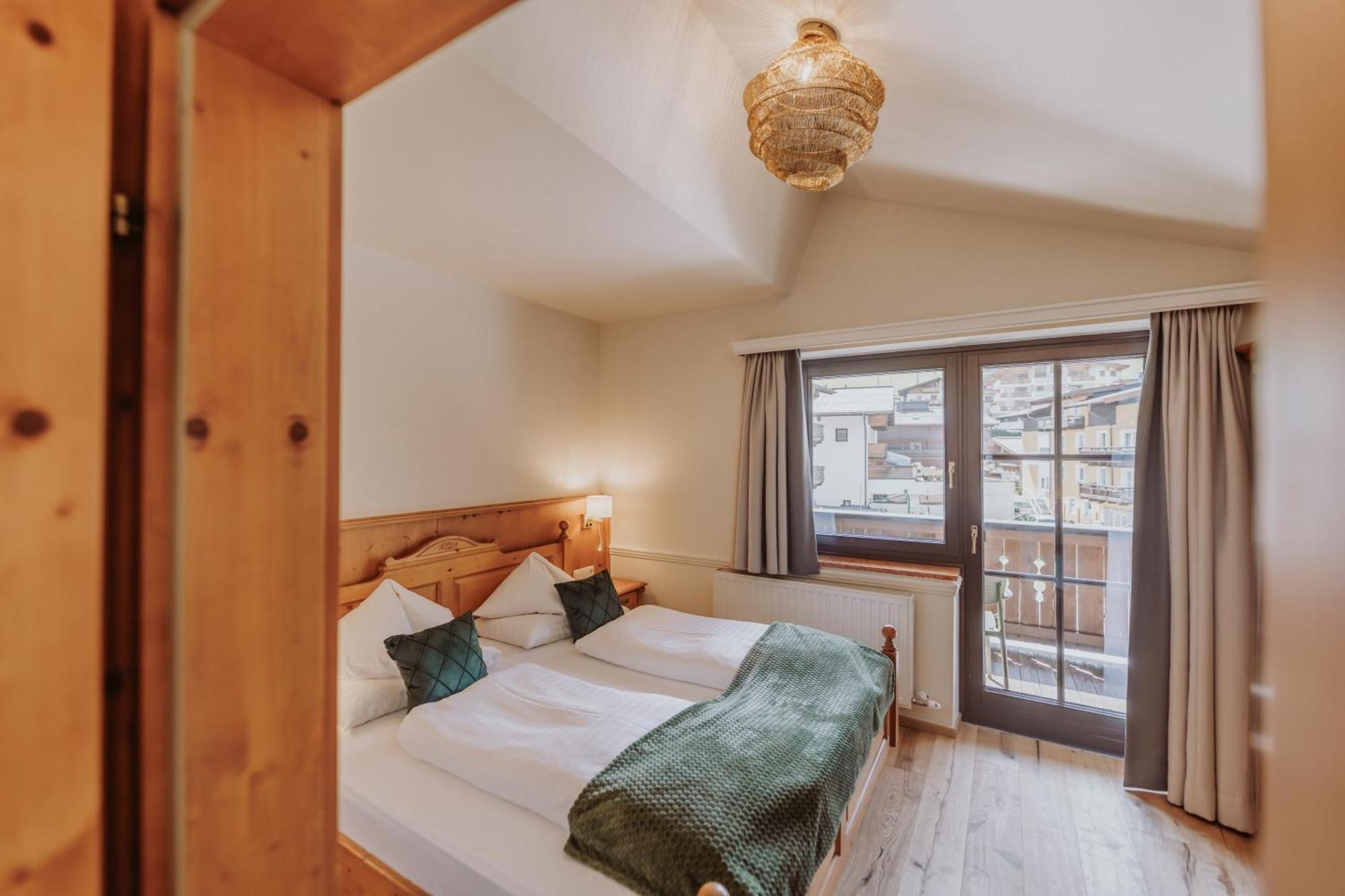 Hotel Gluecksschmiede - Hinterglemm Saalbach-Hinterglemm Extérieur photo