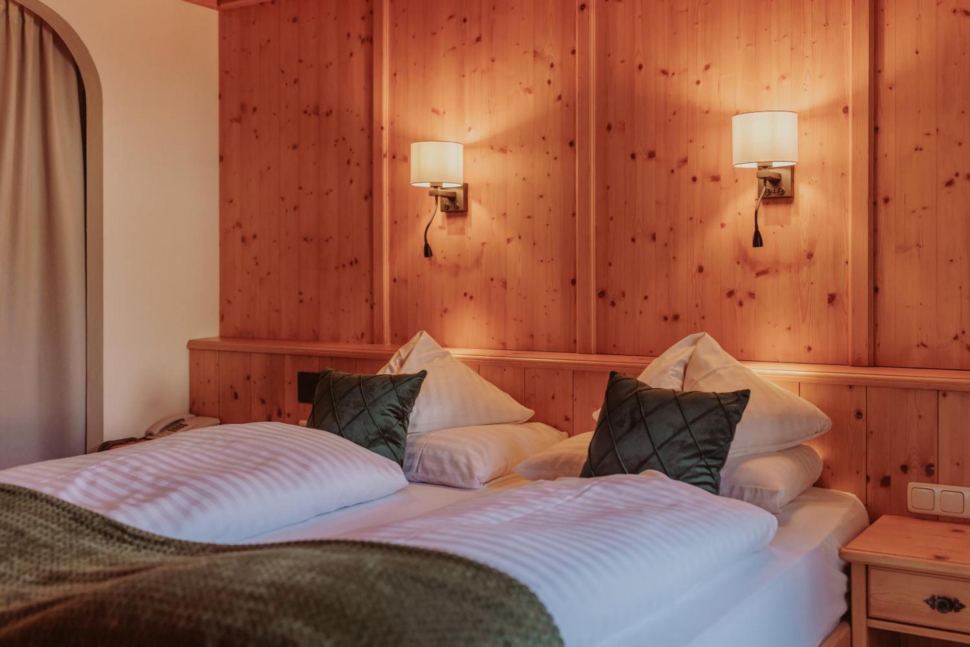 Hotel Gluecksschmiede - Hinterglemm Saalbach-Hinterglemm Extérieur photo