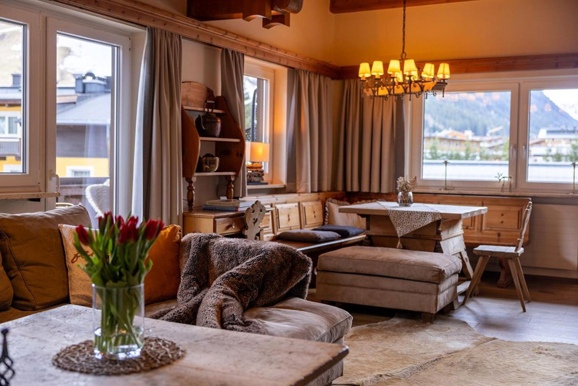 Hotel Gluecksschmiede - Hinterglemm Saalbach-Hinterglemm Extérieur photo